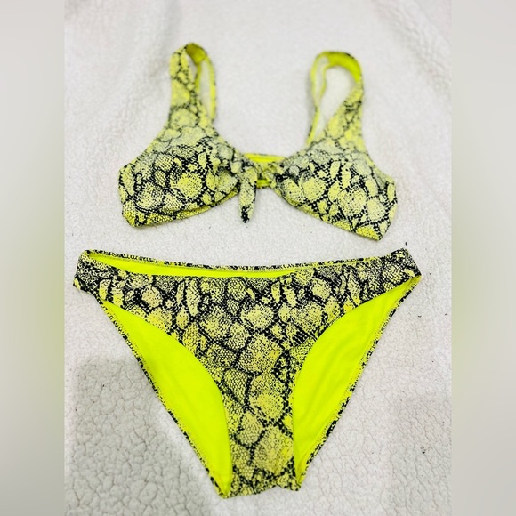 Swim Bikini set size large green neon and black snake print design - Picture 1 of 5